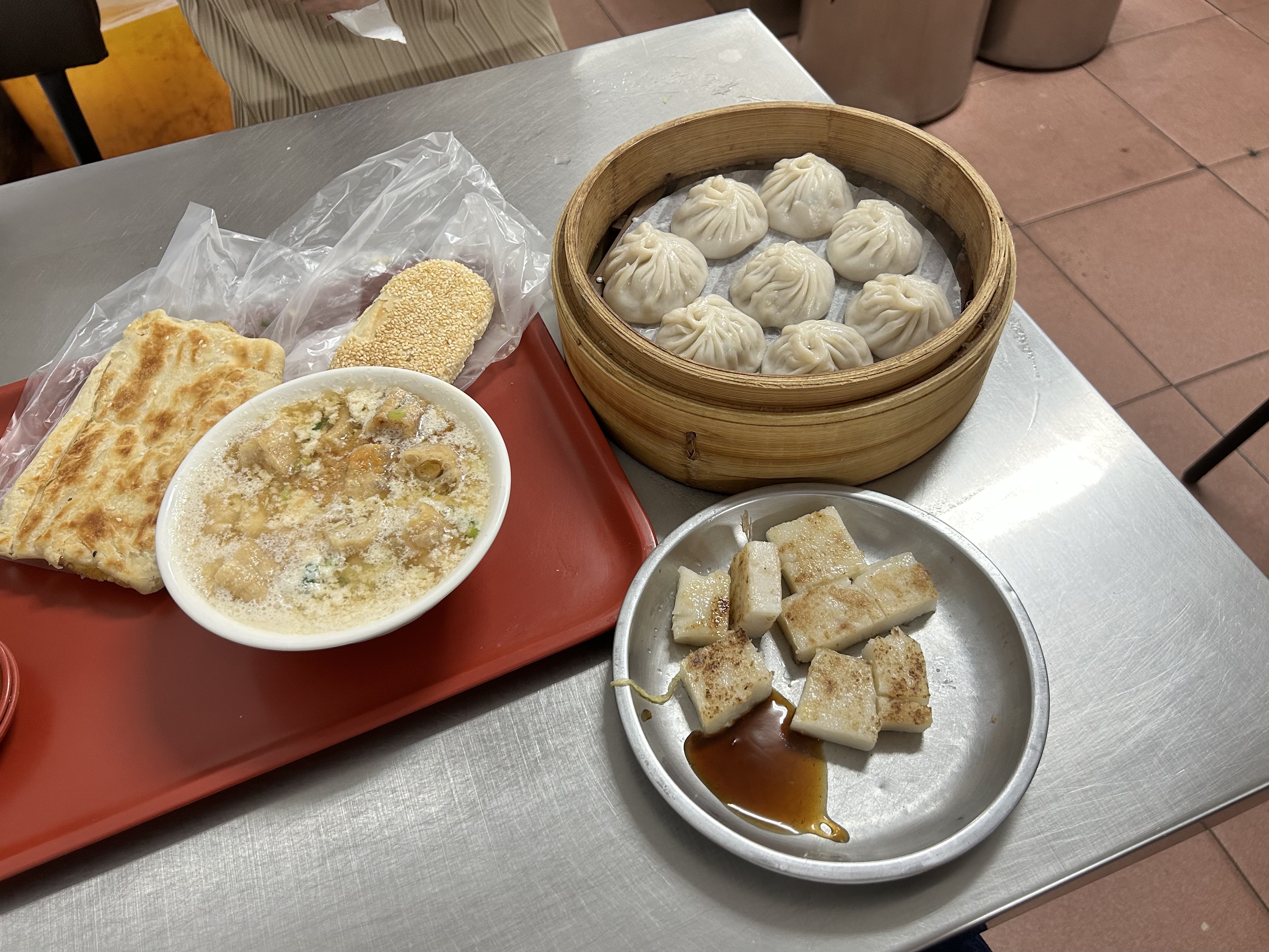 【2日目前編】四海豆漿大王で鹹豆漿(シエンドウジャン）を食べる朝｜母娘旅in台湾・台北